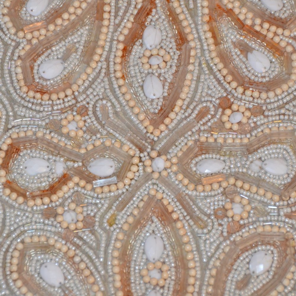 KIM SEYBERT WHITE PAISLEY CHRISTMAS HOLIDAY CRYSTAL PLACEMAT CHARGER CENTERPIECE - Picture 3 of 8